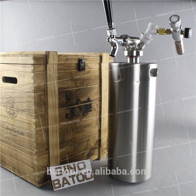 Picnic Time 128oz mini keg growler with nitrogen cartridges